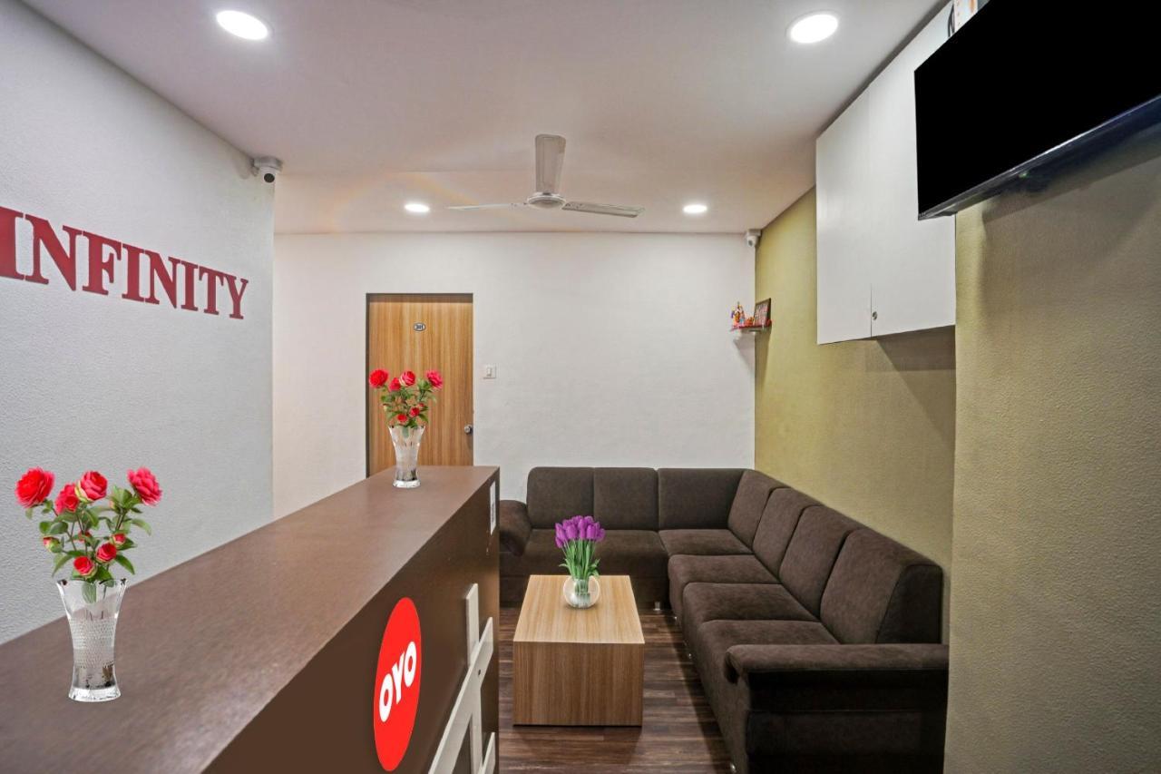 Hotel O Infinity Сурат Екстериор снимка